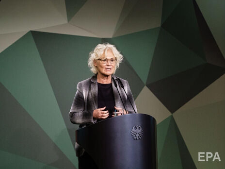 Військові резерви Росії можуть бути меншими, ніж вважали – міністерка оборони Німеччини