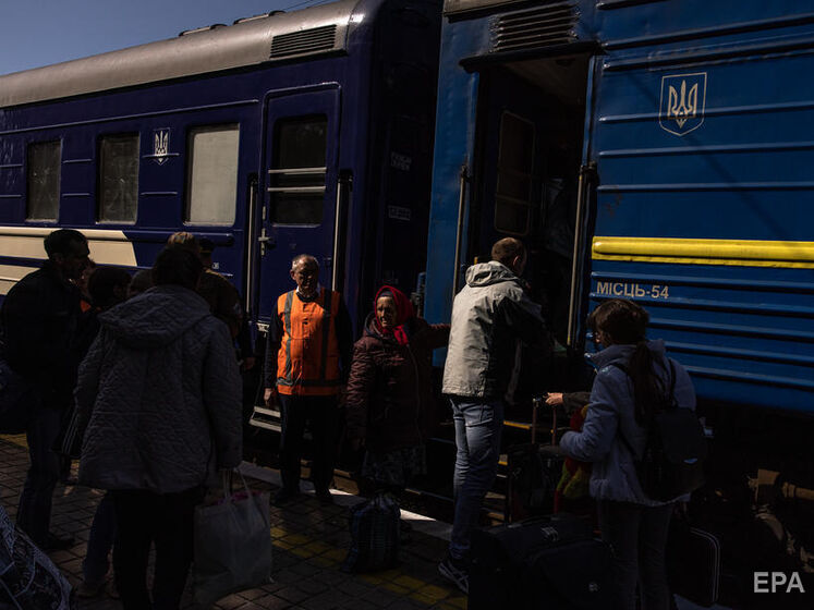 С опасных направлений эвакуировали уже около 82 тыс. человек – Минреинтеграции Украины