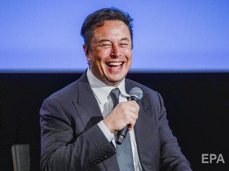 Бывшая девушка Илона Маска продала его фото и подарки, чтобы оплатить обучение пасынка в колледже. Видео