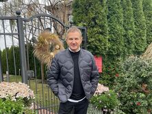 Проживающий в загородном доме Горбунов рассказал, как готовится к зиме