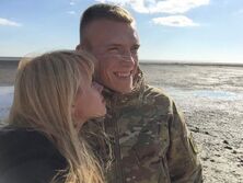 "Мое сердце сходит с ума". Жена командира полка "Азов" Прокопенко отреагировала на его возвращение из плена