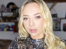 Актриса "Женского квартала" Сопонару показала селфи с сестрой на фоне Букингемского дворца