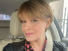 "Какая красивая". 45-летняя звезда студии "Квартал 95" Кравец снова отрастила волосы. Фото до и после