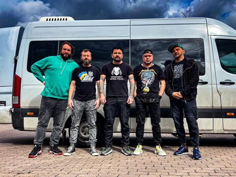 Kozak System спели на башне ратуши в Черновцах песню, посвященную защитникам 