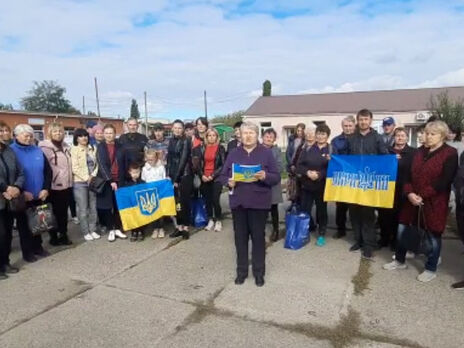В Снигиревке украинцы вышли на митинг против российского 