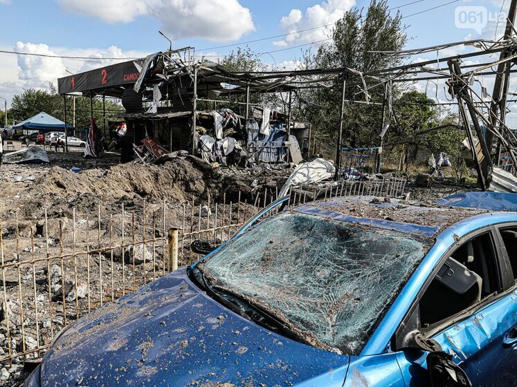 Унаслідок нічного ракетного удару росіян по Запоріжжю пошкоджено житлові будинки, автостоянку, автомийку