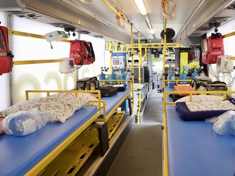 В Полтавской области создали уникальный эвакуационный автобус для перевозки раненых военных