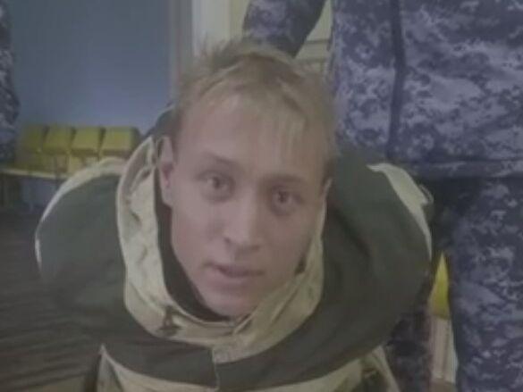В России мужчина открыл стрельбу в военкомате, тяжело ранен военком