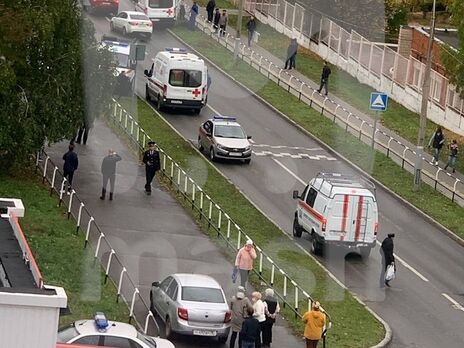 У Росії невідомий відкрив стрілянину у школі: загинуло дев'ятеро людей