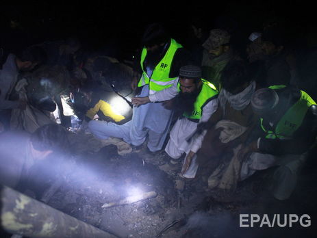 В Пакистане на месте крушения самолета обнаружили 