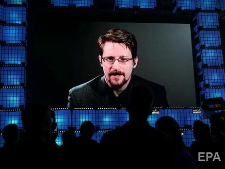 Адвокат Сноудена утверждает, что тот получал гражданство "на общих основаниях"