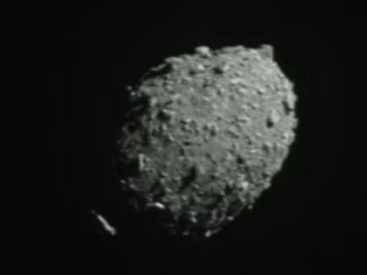 NASA зіткнуло зонд-камікадзе з астероїдом