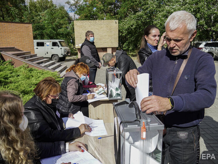 В Мариуполе оккупанты для массовости на псевдореферендуме для голосования привлекают россиян &ndash; Андрющенко