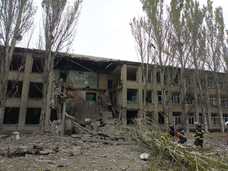 В Донецкой области оккупанты ударили по школе, где прятались люди с детьми – ОВА