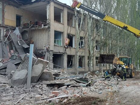Рятувальники розібрали 50 тонн зруйнованої будівлі
