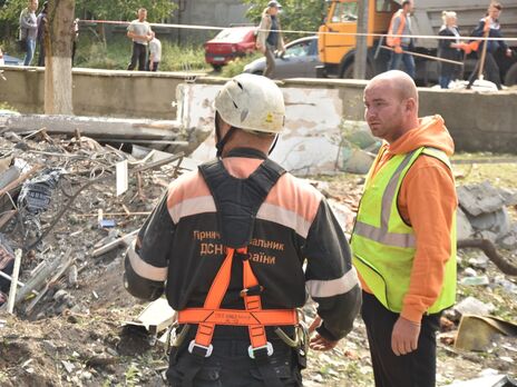 У Миколаєві окупанти обстріляли касетними снарядами зупинку транспорту, є жертви – мер