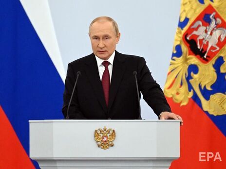 Путін, незаконно анексувавши територію України, заперечує, що Росія прагне відтворити СРСР
