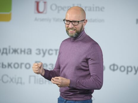 Яценюк: Дутий пафос у Кремлі покликаний приховати критичне становище росіян на фронті