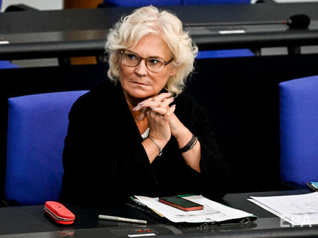 Міністерка оборони Німеччини відреагувала на рішення України подати заявку на членство в НАТО за прискореною процедурою