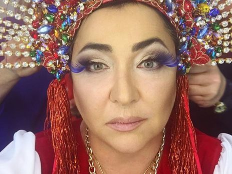 Лолита на концерте продемонстрировала высокий прыжок