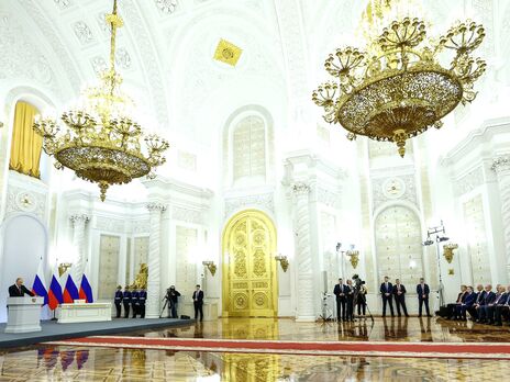 Присутніх на зустрічі з Путіним (на фото ліворуч) Фейгін назвав "страшними людьми"