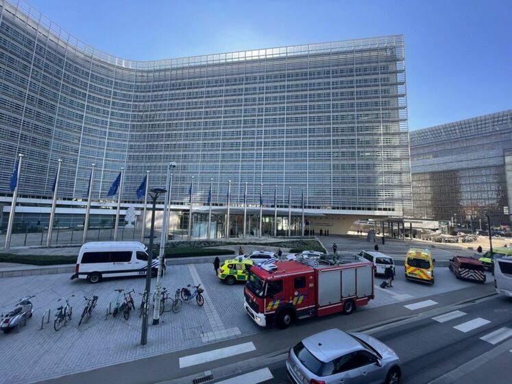 В здании Еврокомиссии, где находится офис фон дер Ляйен, обнаружили конверт с "подозрительным белым порошком"