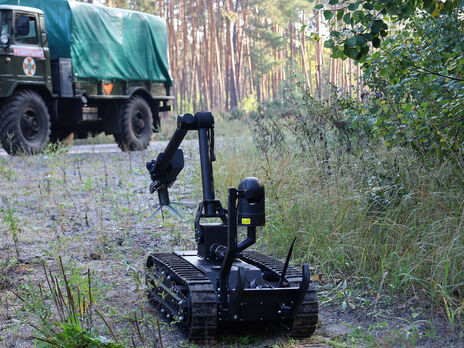 В ГСЧС показали робота, который будет помогать разминировать Харьковскую область