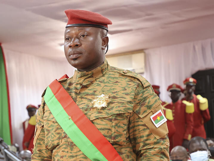 Переворот в Буркина-Фасо. Президент ушел в отставку в обмен на гарантии безопасности