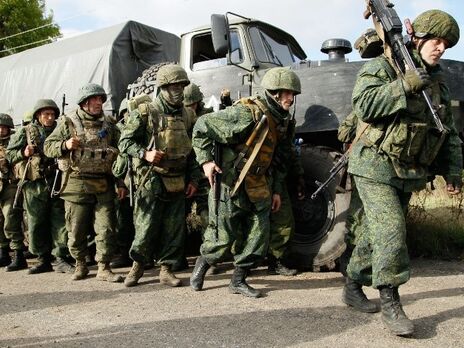 На українську гарячу лінію надійшло понад 2 тис. заявок від охочих здатися в полон – ГУР