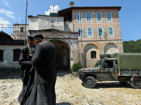 У Греції розслідують підозрілі грошові перекази з Росії на рахунки монастирів Афона – ЗМІ