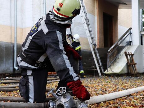 Окупанти вночі обстріляли Харків, на місці прильоту сталася пожежа – мер