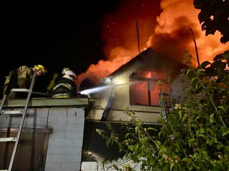 Оккупанты обстреляли Никополь, в городе повреждено около 10 домов – ОВА