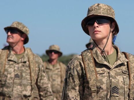 Рада поддержала добровольный воинский учет для женщин, но с исключением