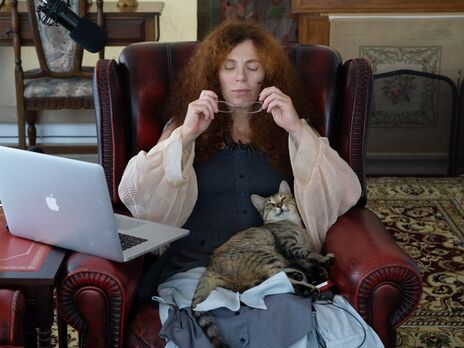 Латынина: Так, как устроена армия, устроено общество. Украинская армия сейчас является гарантией украинской демократии, а российская – российского тоталитаризма