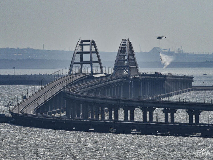 "Ще не очевидно, хто підірвав міст?" Подоляк вважає підрив Кримського мосту "нокдауном" ФСБ