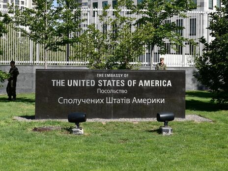 Посольство США призвало американцев покинуть Украину любым транспортом