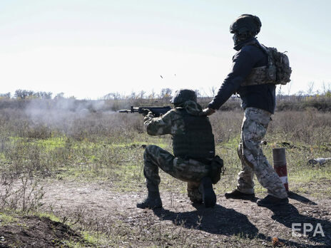 Шлемы советского образца и автоматы с 