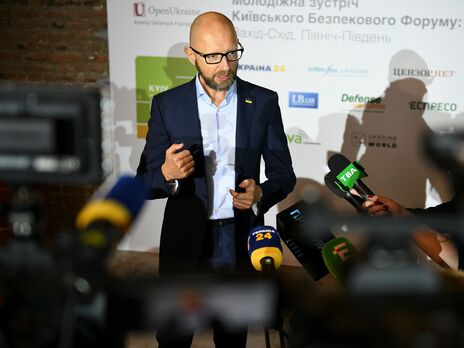 Яценюк: Путин проигрывает на поле боя в Украине и теряет власть в России