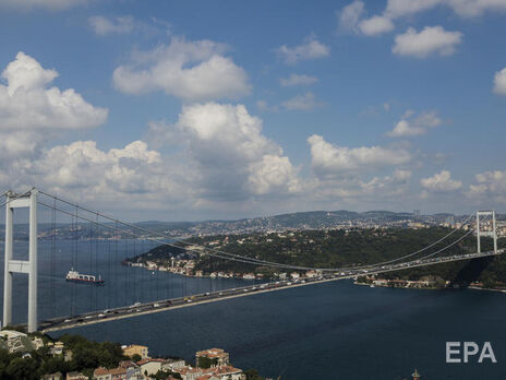 Через поломку суховантажу вночі тимчасово перекрили протоку Босфор