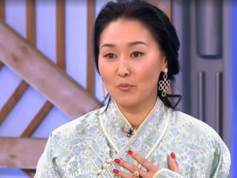 Сигал показал свою жену