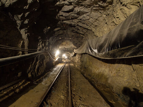 Несмотря на обстрелы, шахтеры продолжают спускаться под землю и добывать уголь для нужд энергосистемы – нардеп Бондар