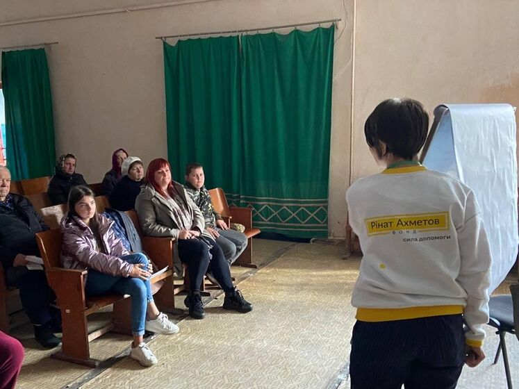 Мобільні бригади психологів Фонду Ріната Ахметова надають безплатну допомогу українцям