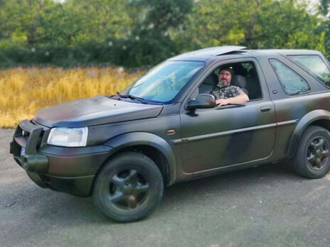 Parimatch передал ВСУ пикап и микроавтобус