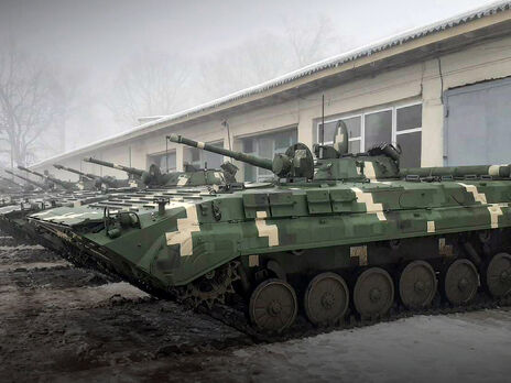 Греция начала поставлять Украине бронированные машины пехоты – Кулеба