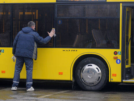 У Києві 20 жовтня замість більшості тролейбусів їздитимуть автобуси – Кличко