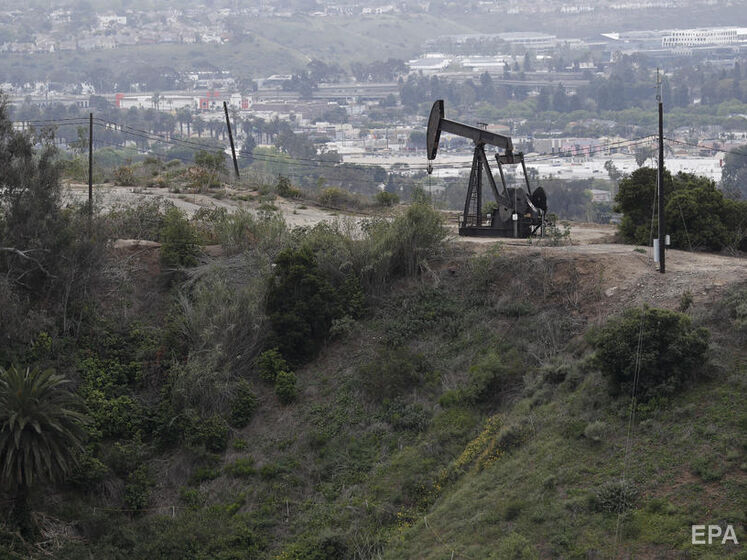 США продадуть 15 млн барелів нафти зі стратегічного резерву, щоб знизити ціни – Байден