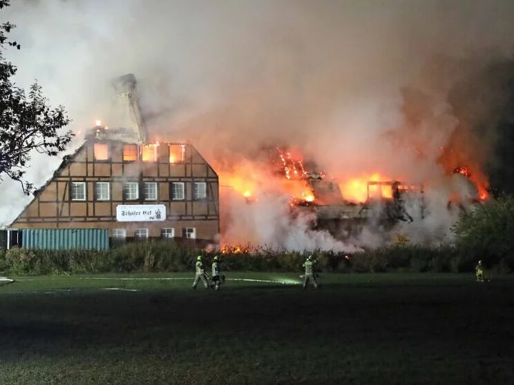 В Германии сгорел отель, где жили украинские беженцы. Полиция подозревает поджог