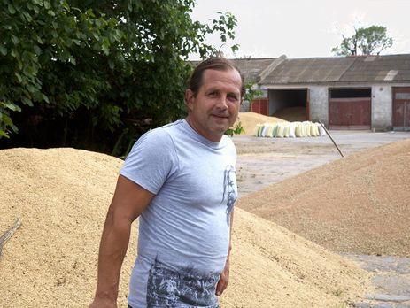 В оккупированном Крыму ФСБ задержала активиста, у которого ранее при обыске снимали с дома украинский флаг