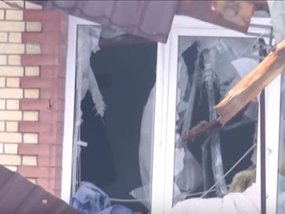 Ночной обстрел Водяного: в поселке повреждены почти все дома, жители снова без света. Видео