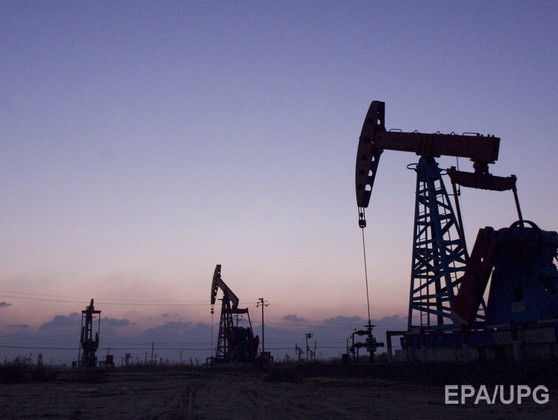 Bloomberg: Не входящие в ОПЕК страны &ndash; экспортеры нефти договорились сократить добычу